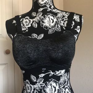 Victoria’s Secret VSX sports bra—32C